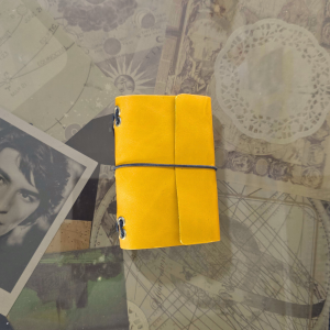 Travel Journal A7 Triple Cuero Amarillo