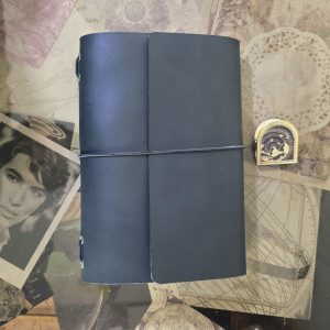 Travel Journal A5 Triple Cuero negro