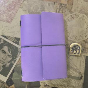 Travel Journal A5 Cuero Morado